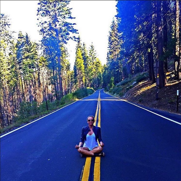 Meet your Posher, Lisa - Picture 2 of 15